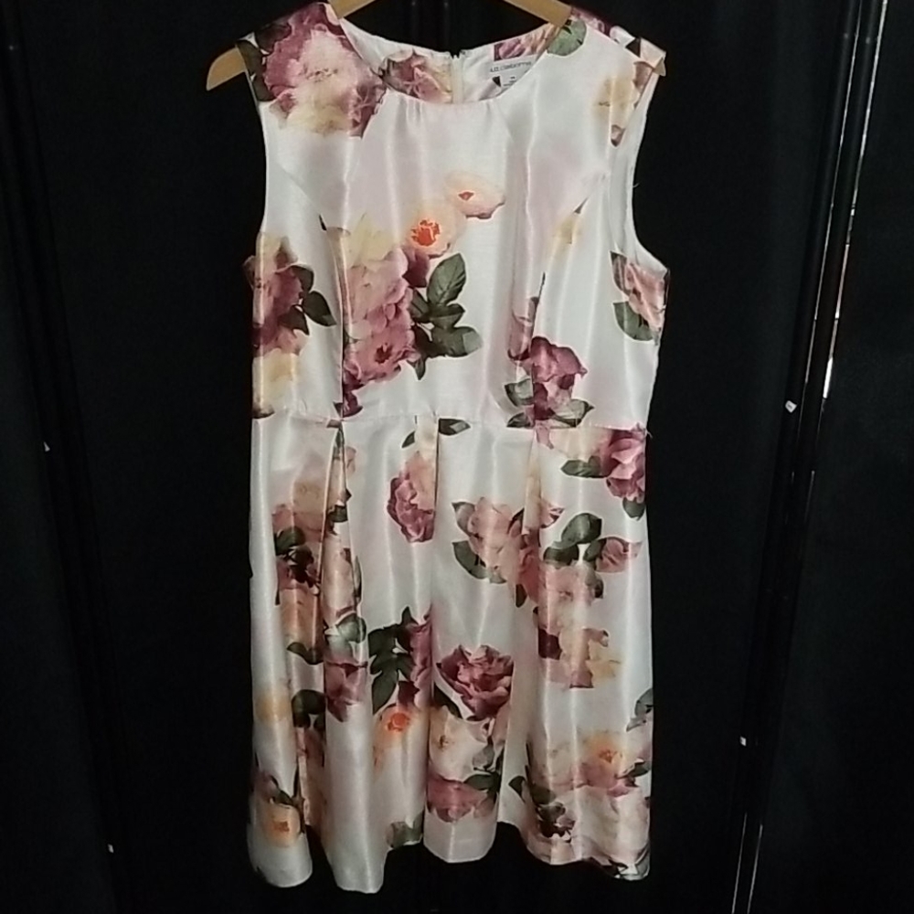 Floral Mid-Knee Dress